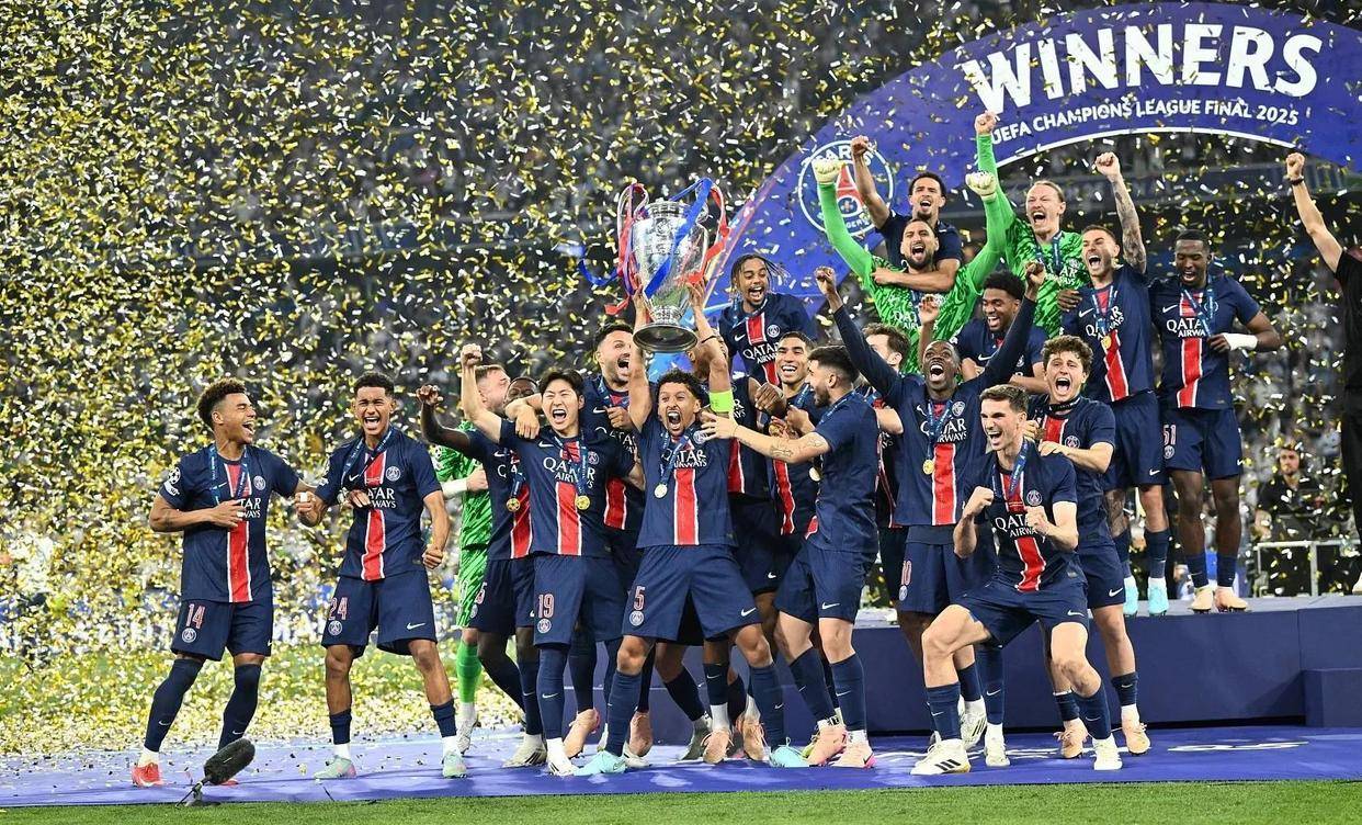 包含赛后欧冠焦点战，底特律活塞远射贴柱，气氛紧张，轮换策略成焦点的词条欧博